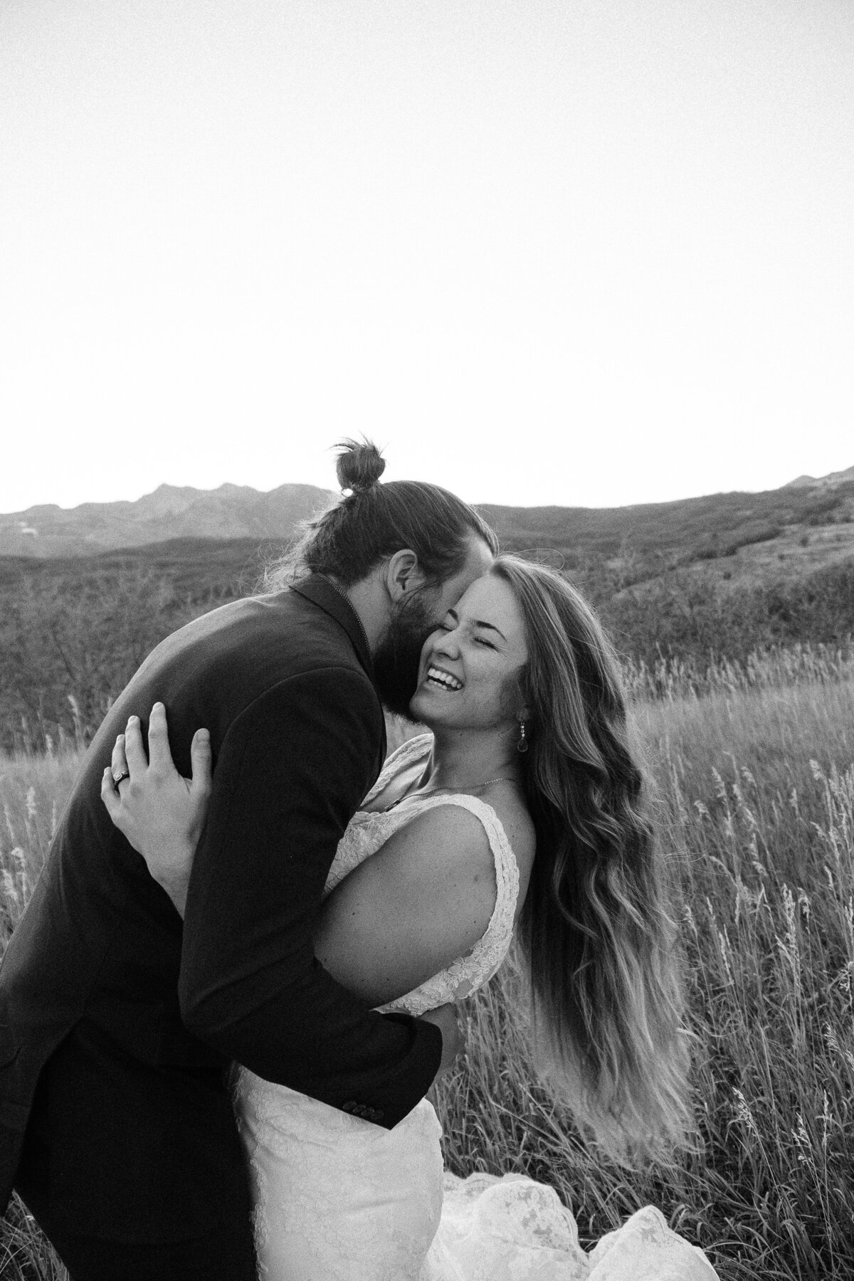 Black and white of couple in Utah mountains