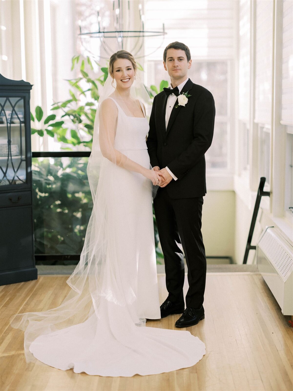 calgary_wedding_photographers_nicole_sarah_officers_inn_JB-171_websize