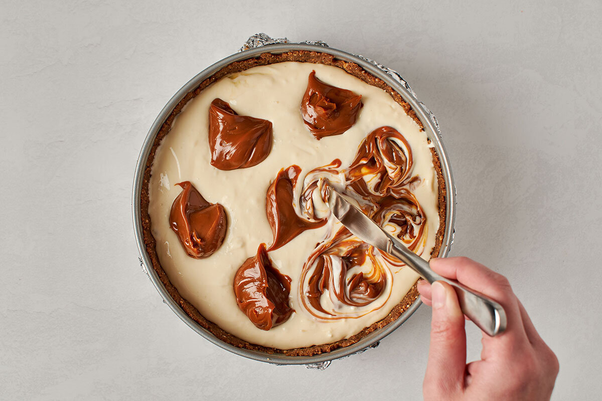 Dulce-De-Leche-Cheesecake_TOHD24_88154_ChristineMa_4