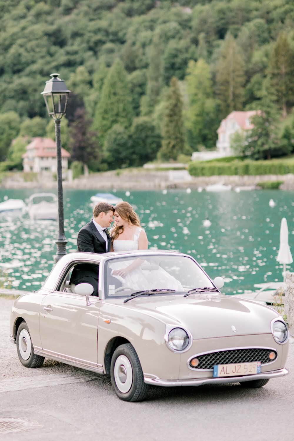 Alexandra & John romantic blush and lavender wedding by the Annecy Lake - Veronique Lorre floral designer - The Komans photography31