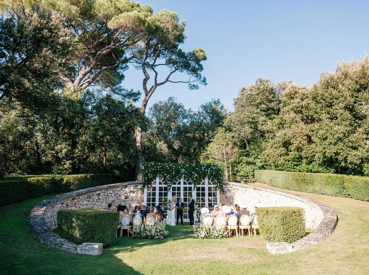 Luxury-wedding-chateau-garden-ceremony