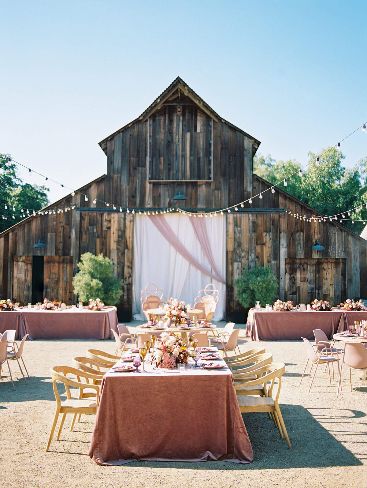 Modern-Fashion-Forward-Greengate-Ranchy-Vineyard-Wedding-Ashley-Ludaescher-Photography-0051