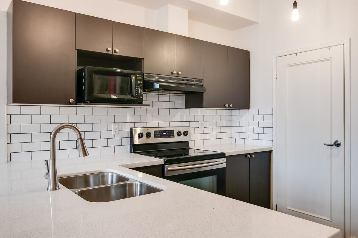 18-web-or-mls-15_003_Kitchen