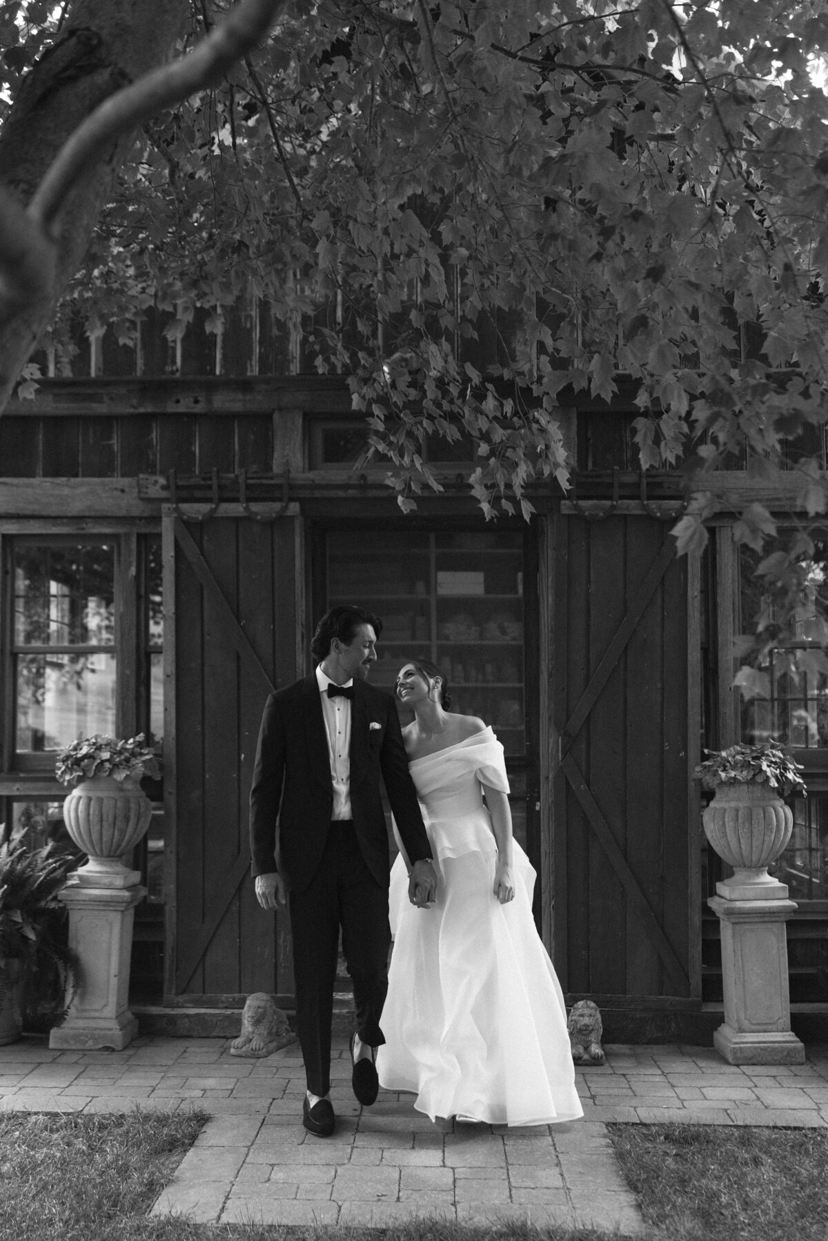 Captivating editorial wedding photography showcasing sophisticated aesthetics at Lion Rock Farm destination venue. Lauren Alatriste combines fashion photography techniques with authentic emotion, creating luxury wedding imagery that balances artistry with genuine love.