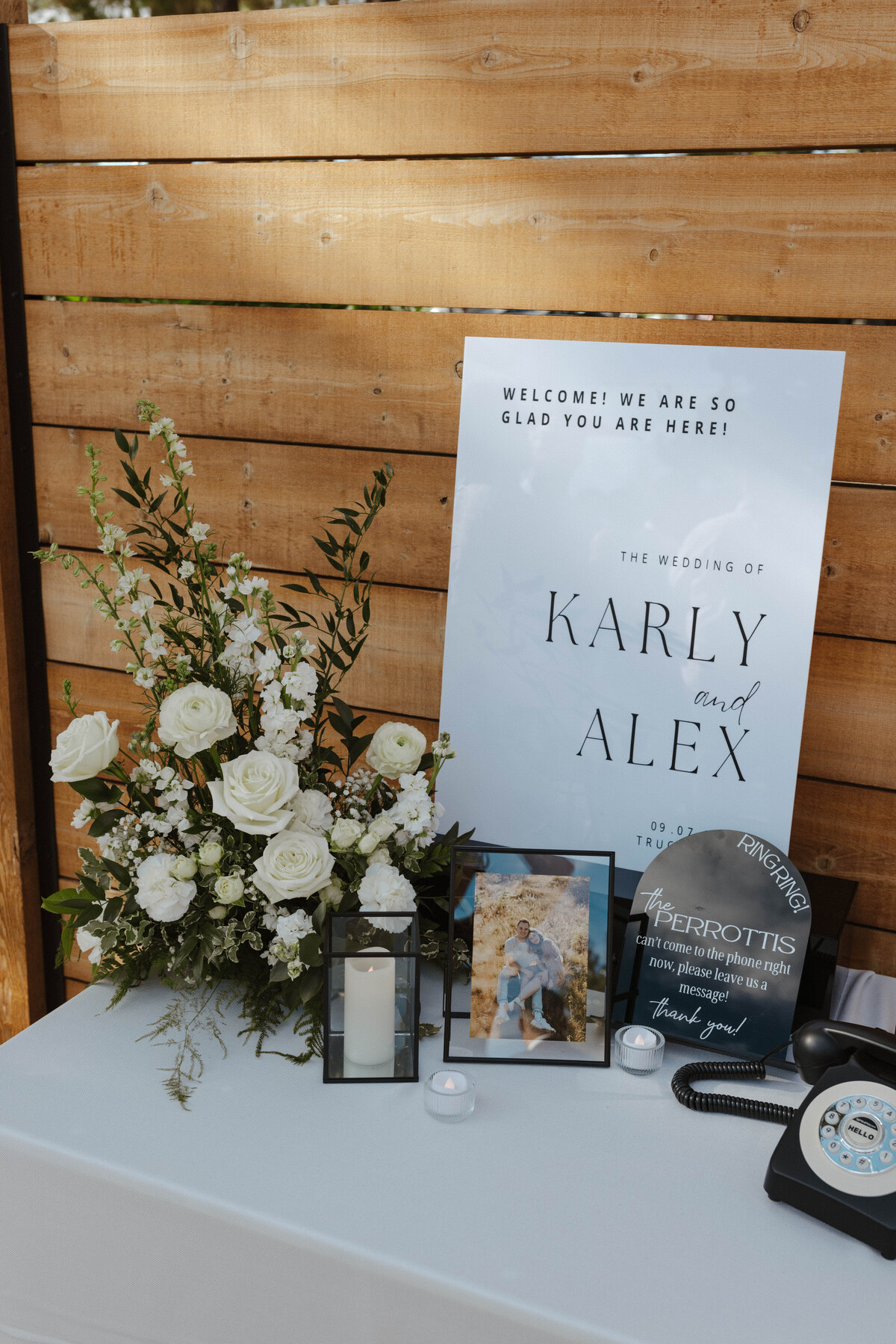 karly-alex-wedding-details-47