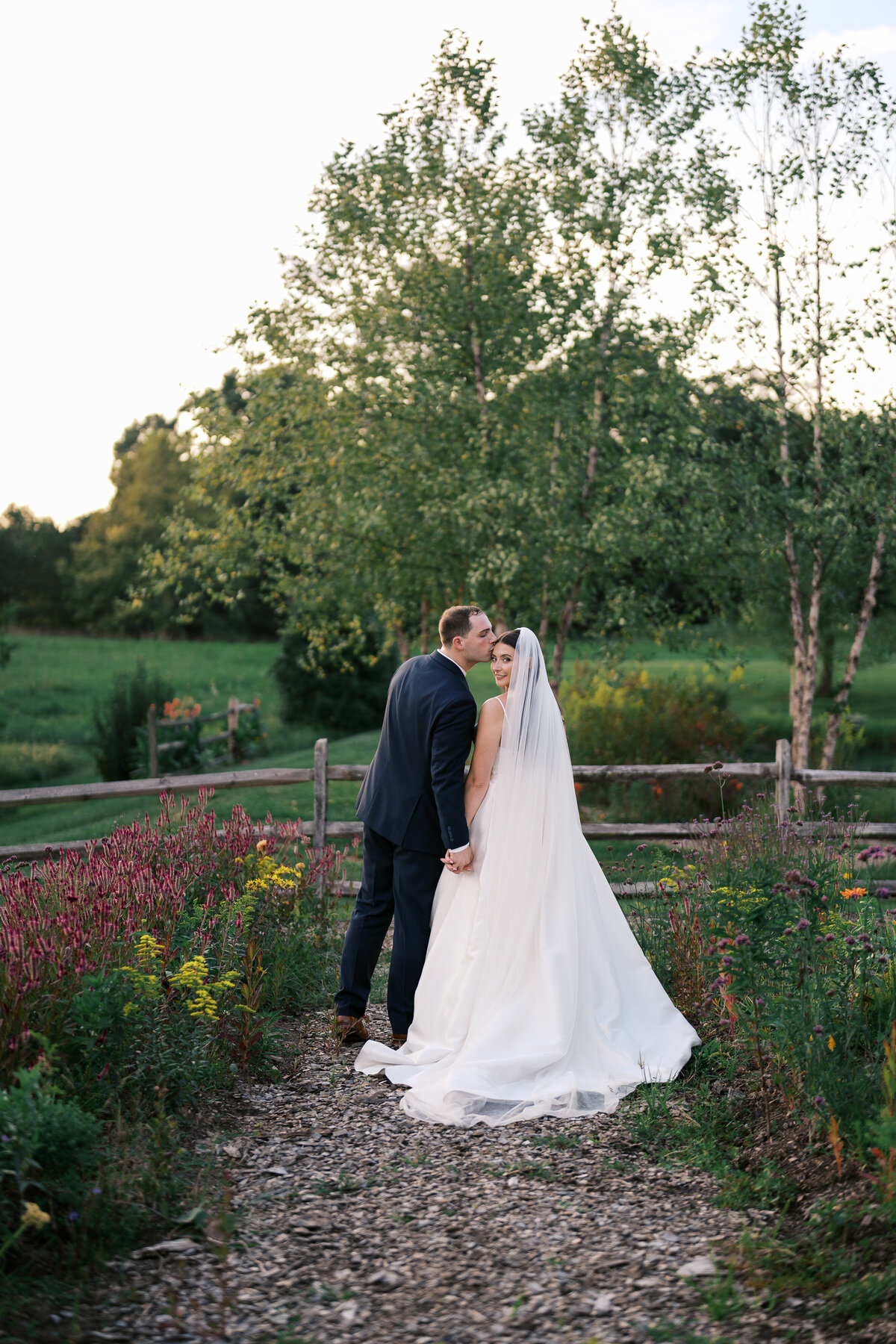 GlenEllenFarmWeddingPhotographer_DC_NY_WeddingPhotographerJenniferFern-35