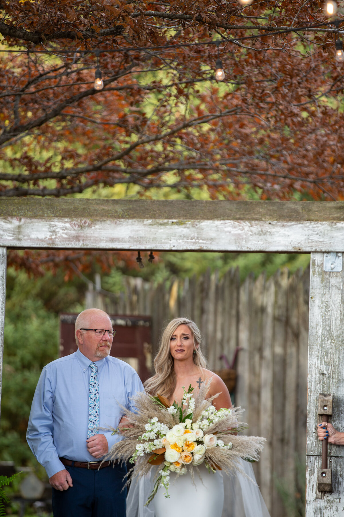 Barnes-place-des-monines-iowa-rustic-wedding-photo-ideasPhoto-107