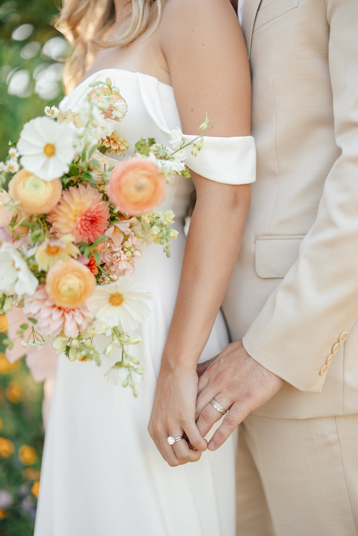 peach-bridal-bouquet-flora-pacifica-seattle-washington-florist