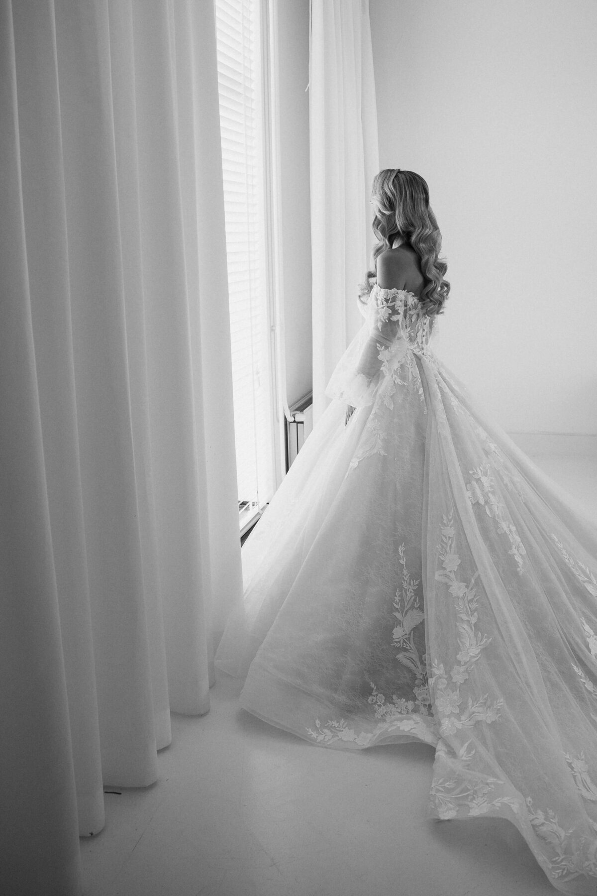 Maudvandenheuvelphotography-S&Rgettingready-306