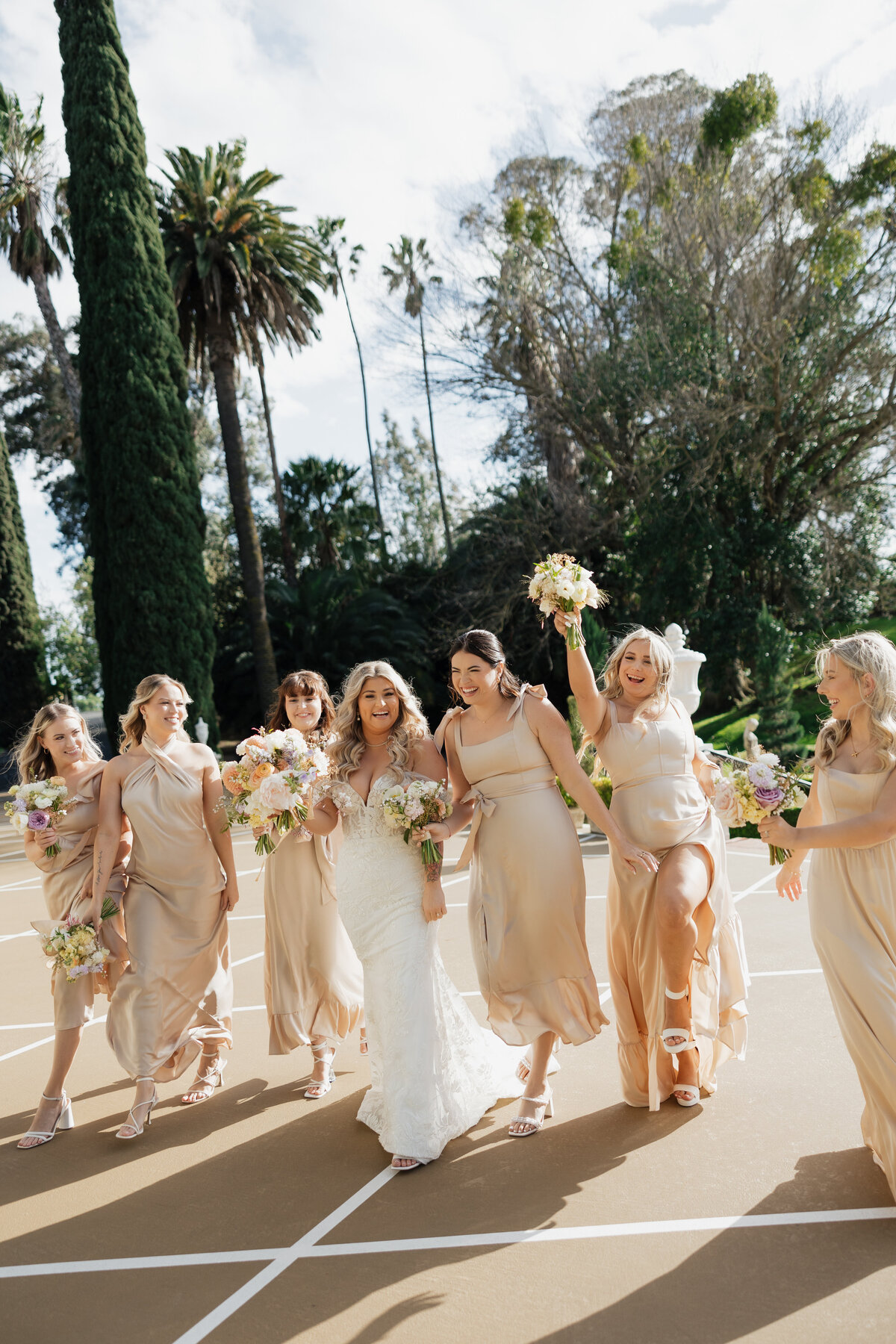 grand-island-mansion-wedding-party