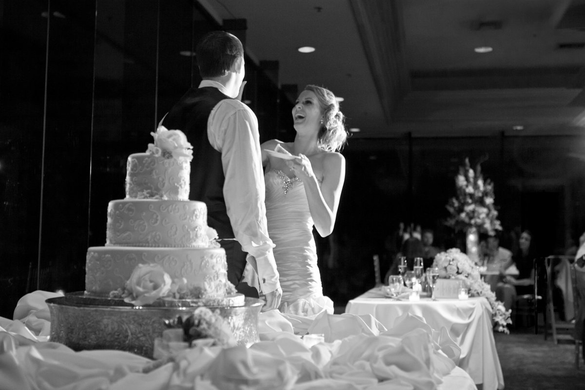 cutting_cake_3ssBW