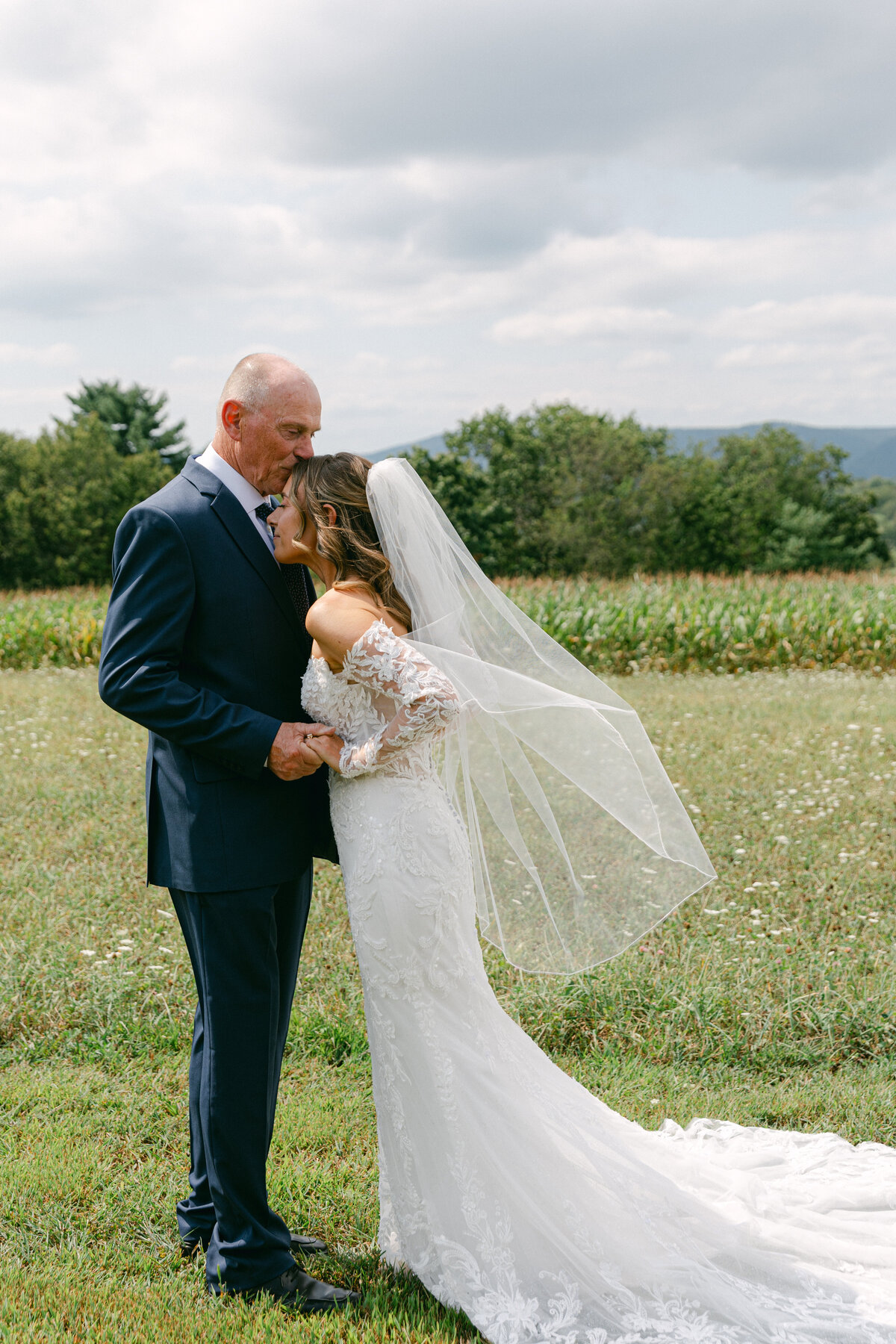 bride-father-first-look-country-wedding