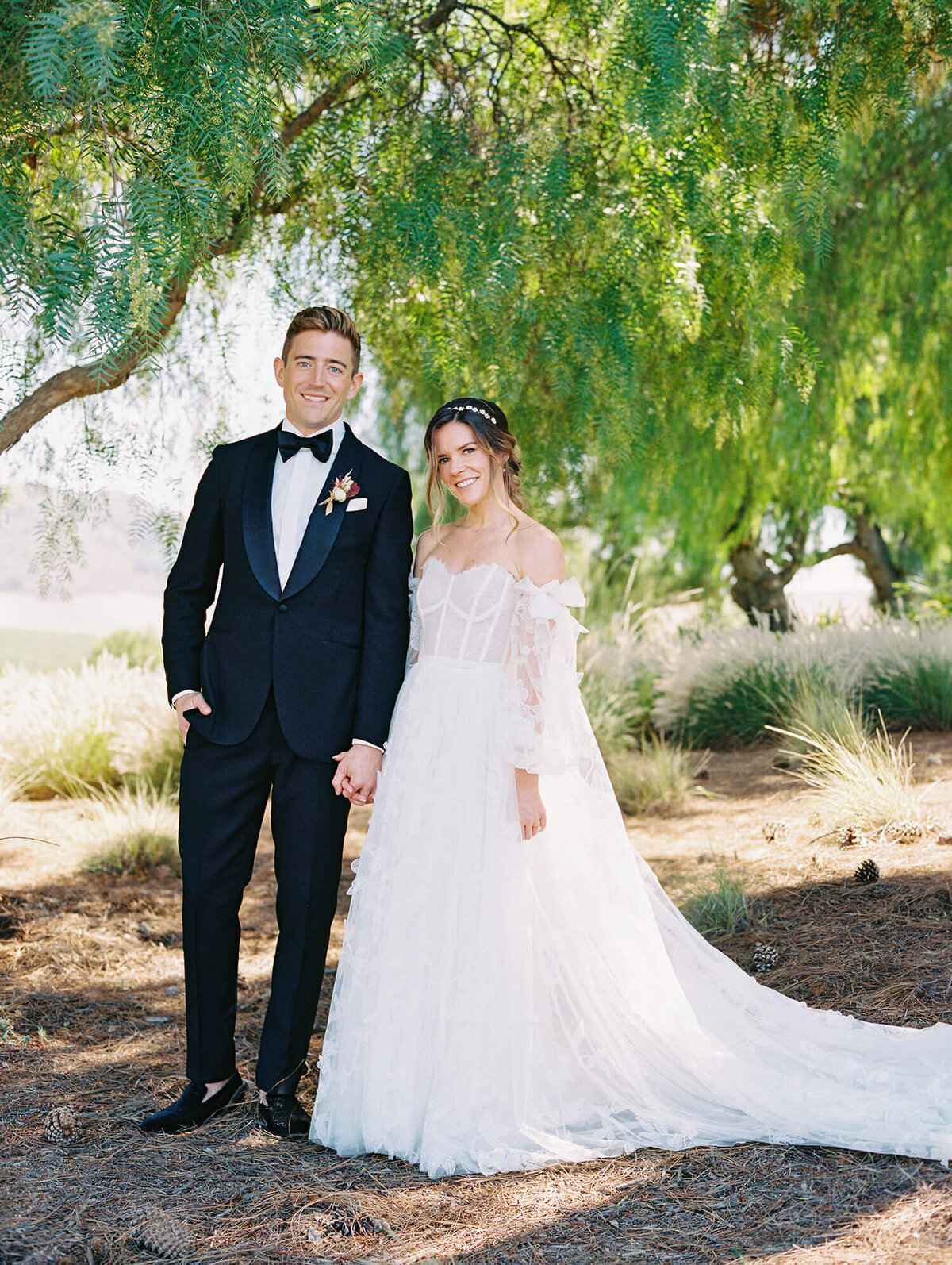 Modern-Fashion-Forward-Greengate-Ranchy-Vineyard-Wedding-Ashley-Ludaescher-Photography-0024