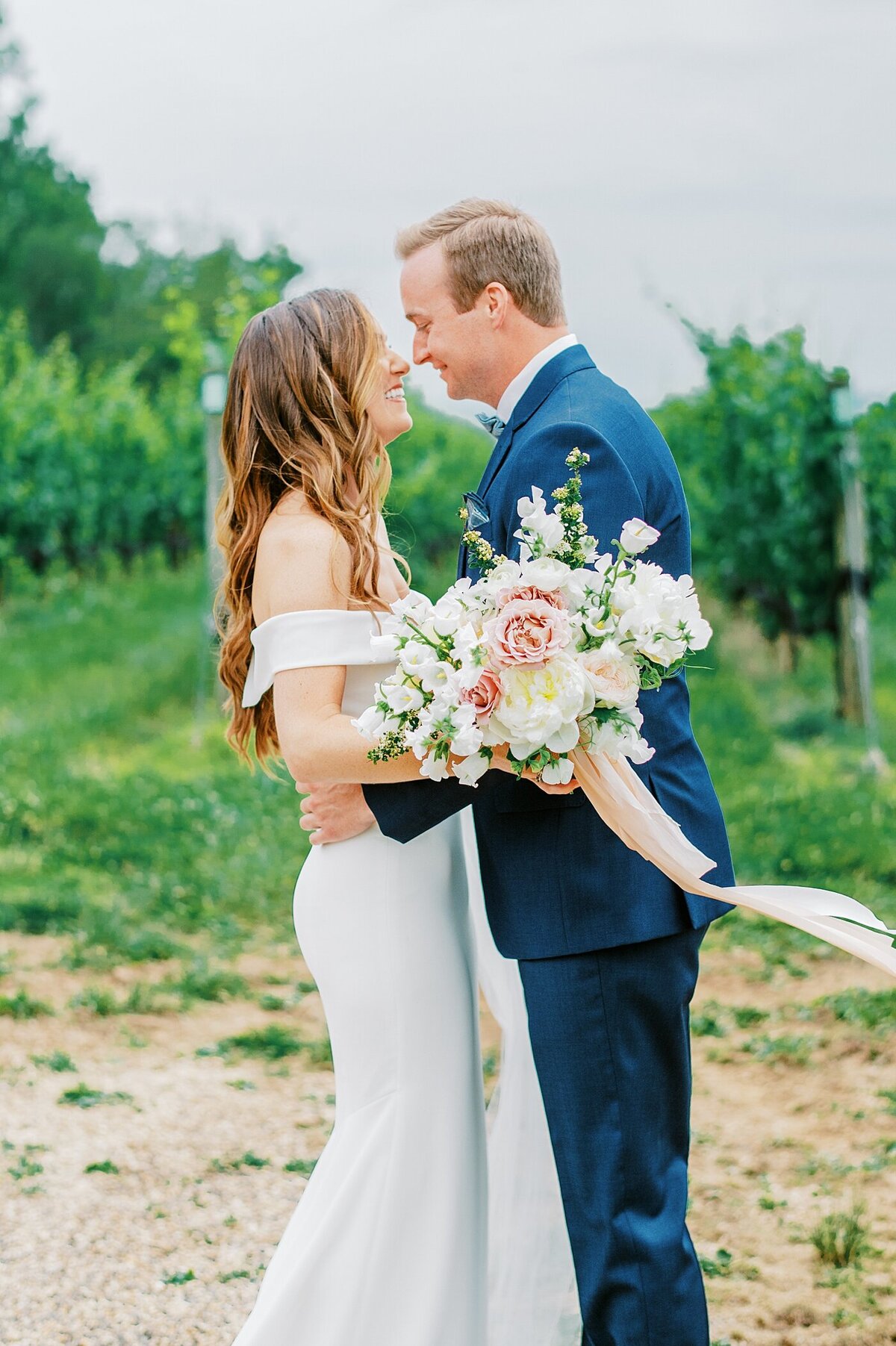 Stone-Tower-Winery-Virginia-East-Coast-Wedding-Photographer-Lauren-R-Swann-photo_0186-photo