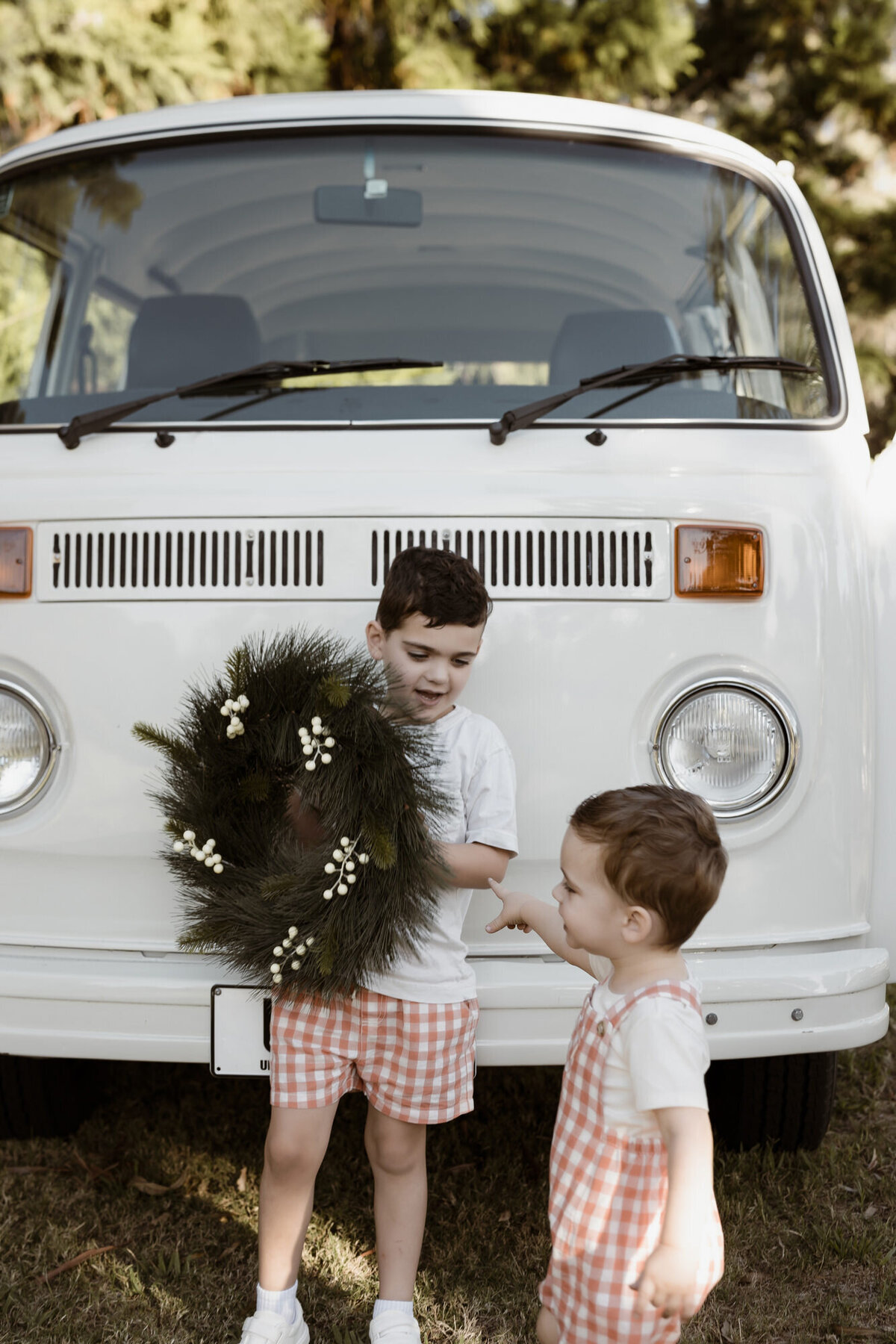 2 Blury Photography - Outdoor Christmas Mini Photography Session - Christmas Minis 2
