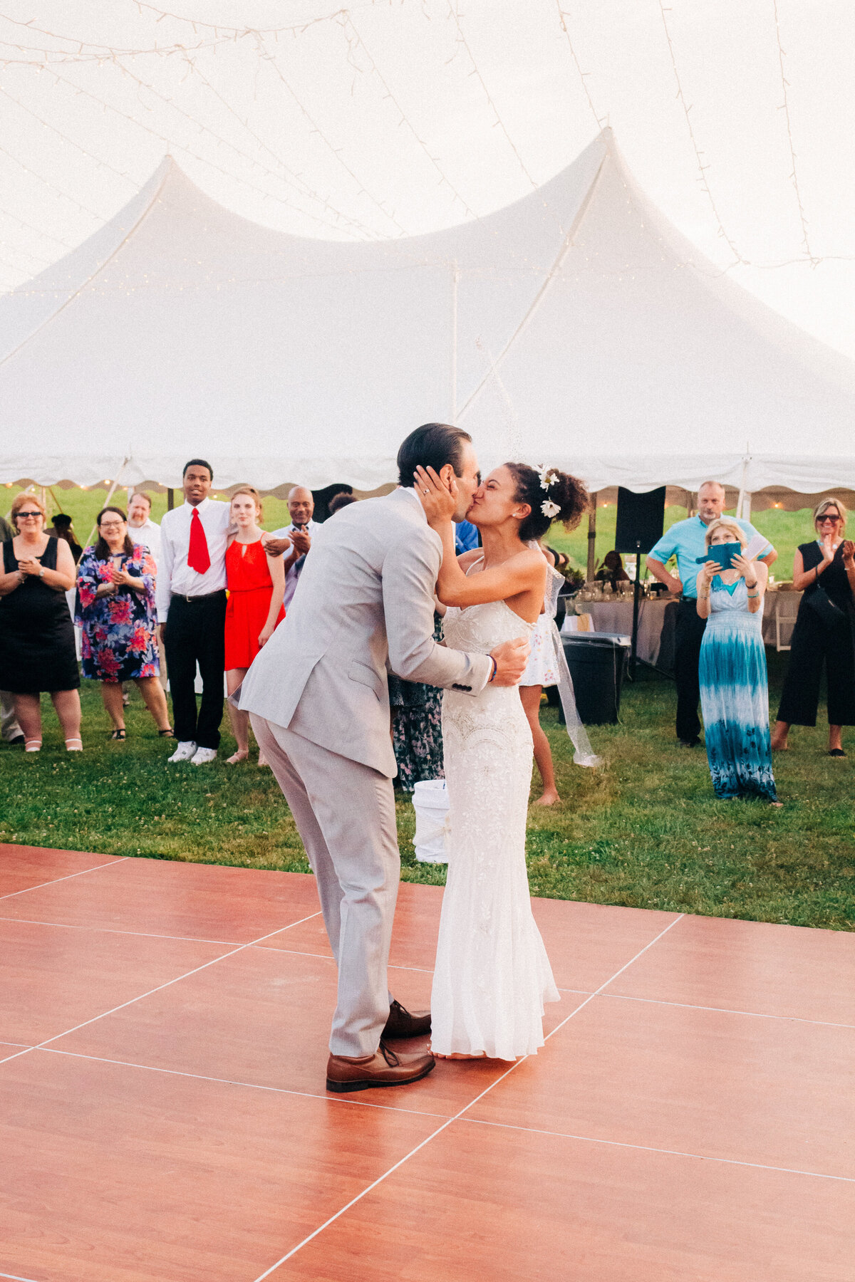 Wedding-Photography-First-Dance-Kiss
