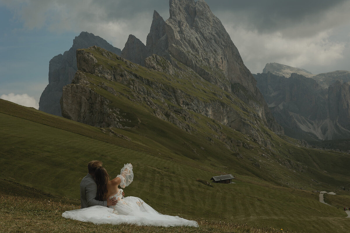 destination-wedding-elopement-photographer-italy-dolomites-seceda-documentary-tanya-davids-photo-film-59