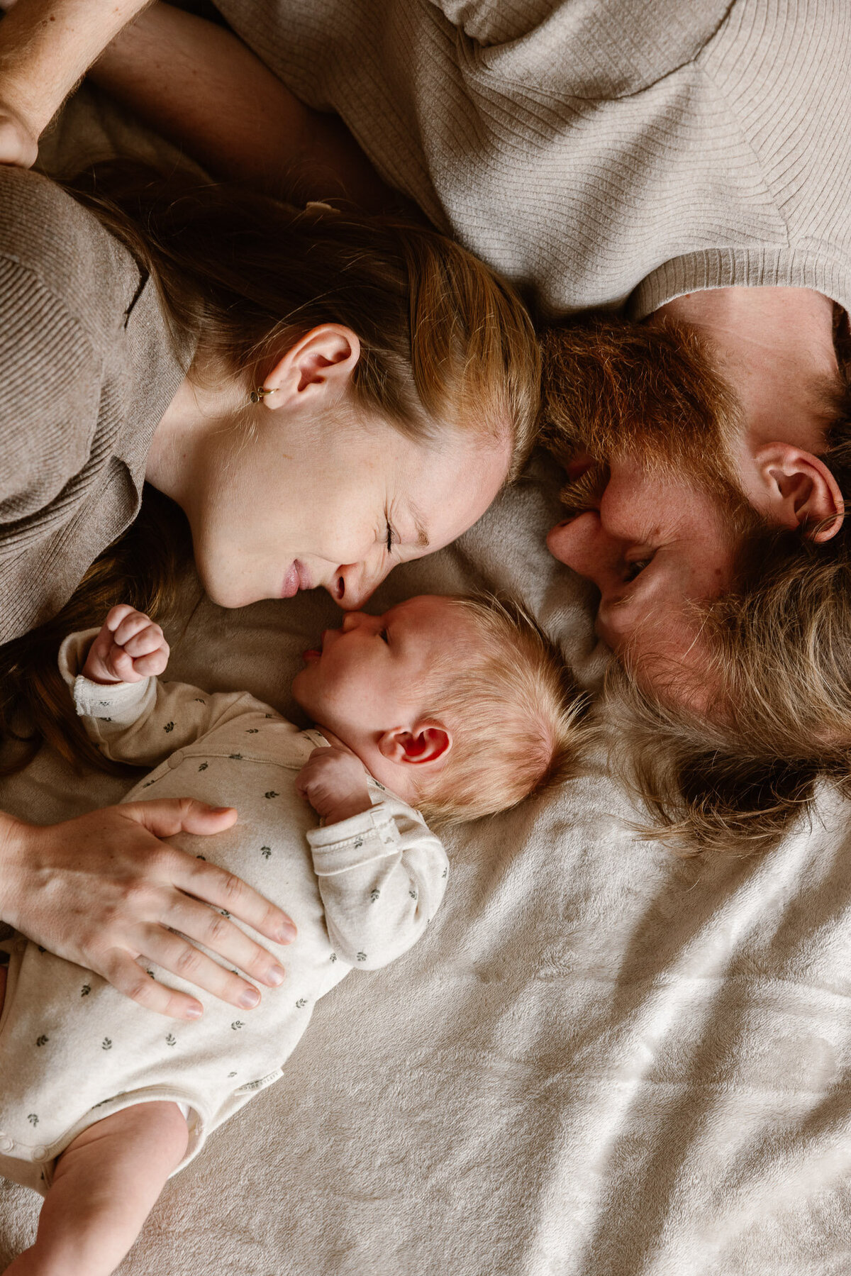 WEB - Kelly, Jonathan & Luca - Tiny Wonders newbornshoot Rotterdam Rhoon | Samantha Bosdijk Photography-23