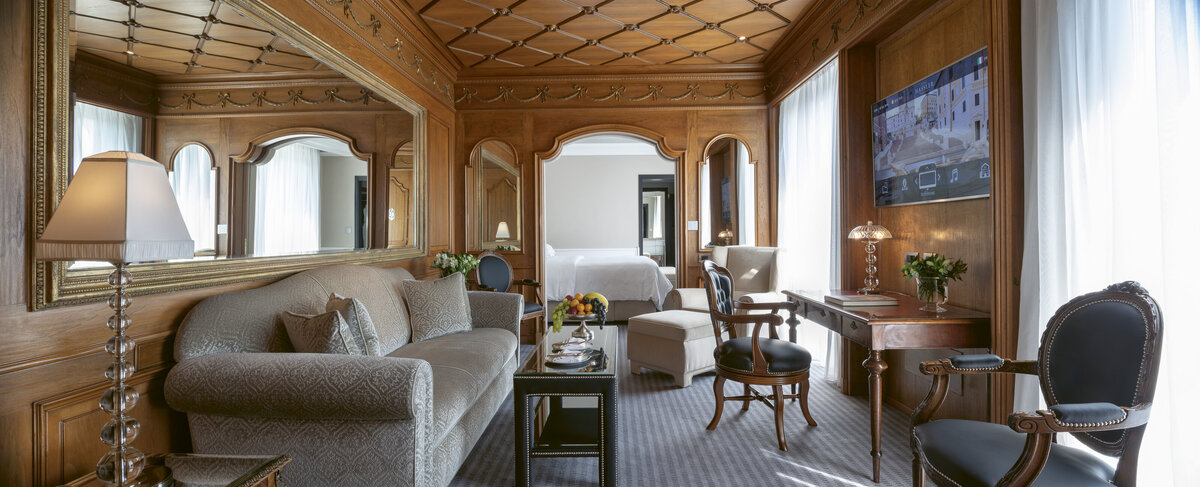 Waterstone - Hassler Collection - Hotel Hassler -Rome - Luxury Boutique Hotel - Classic Suite_Battistessa