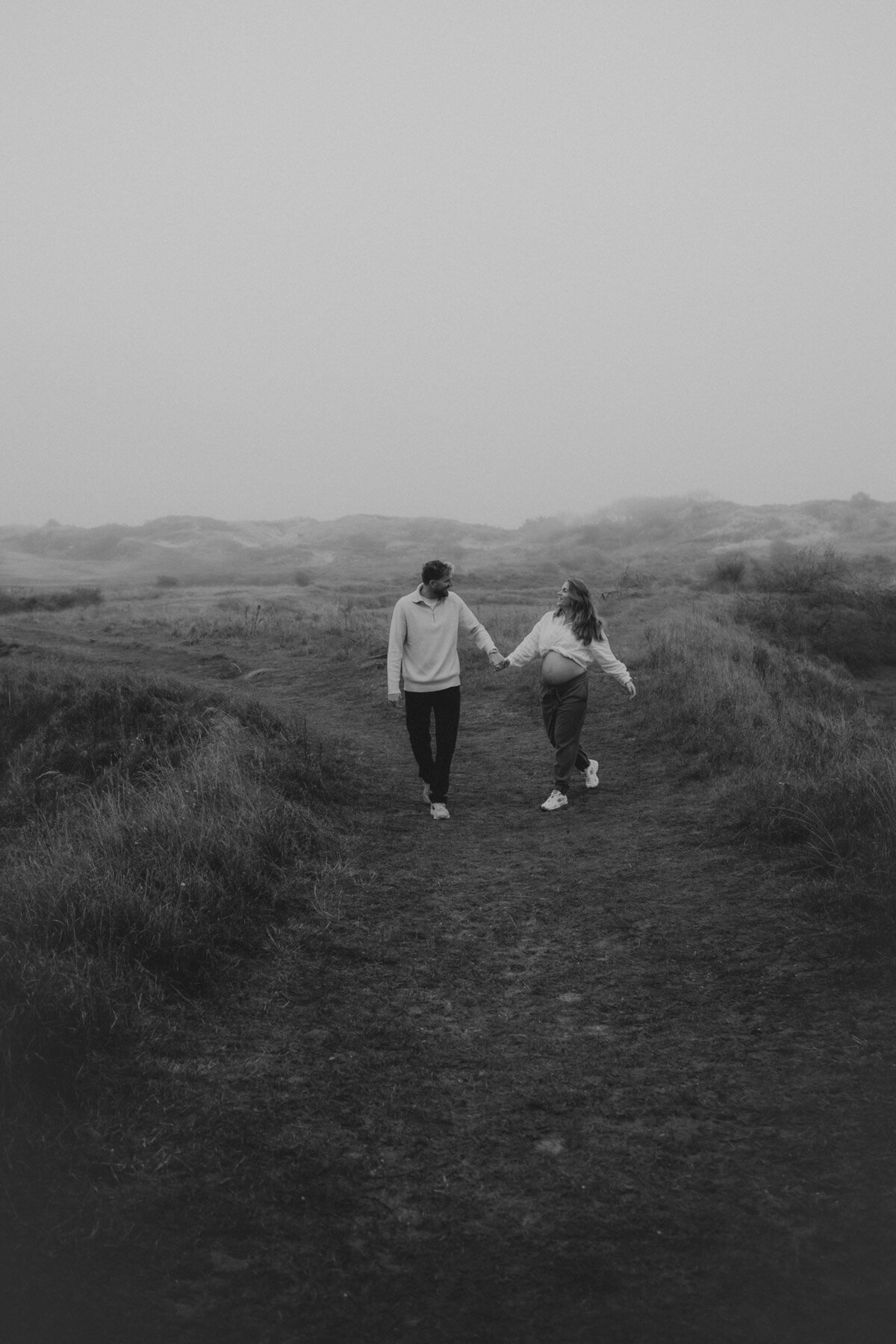 zwangerschapsshoot in de duinen van katwijk
