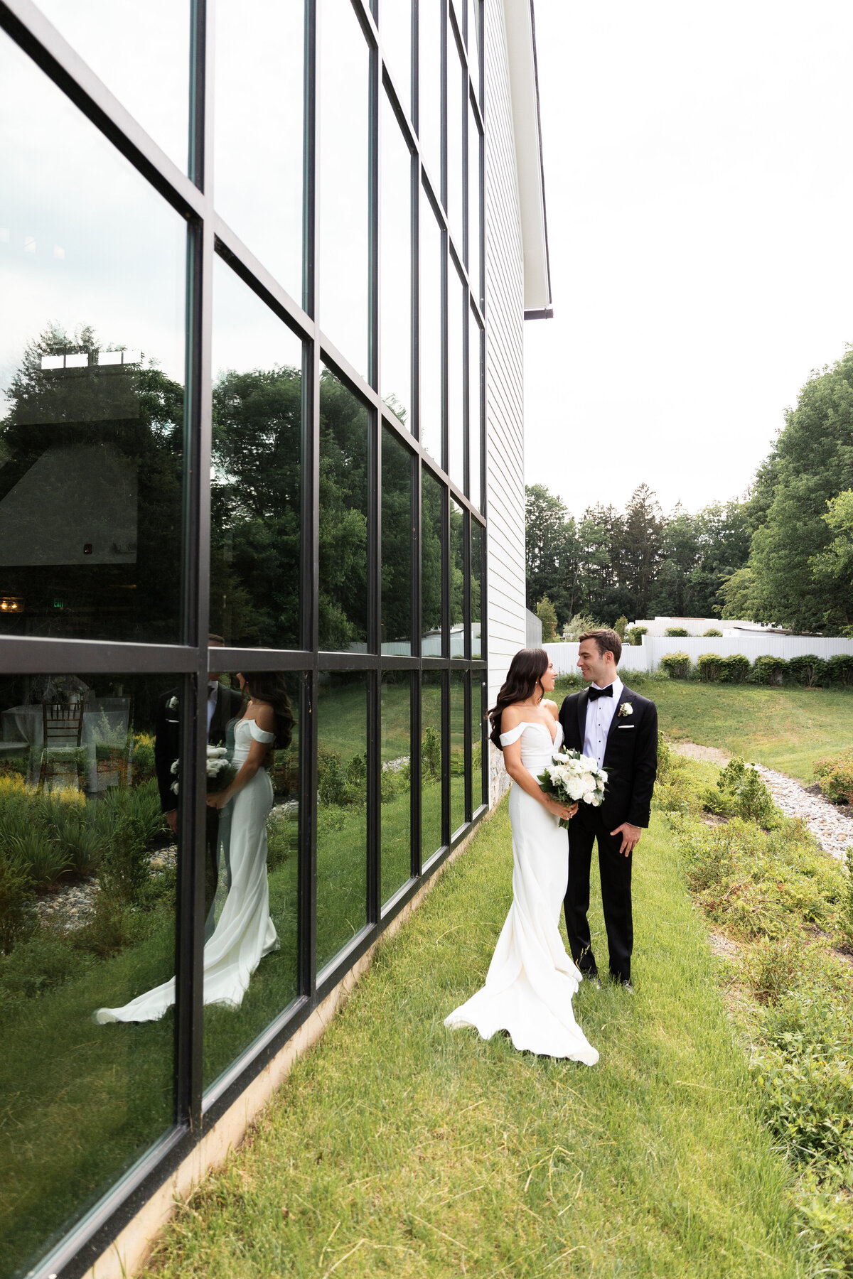 The Wedding Venue That Made Natalie Herbick & Gabe Spiegel'S Day Special - 8xh8gd1