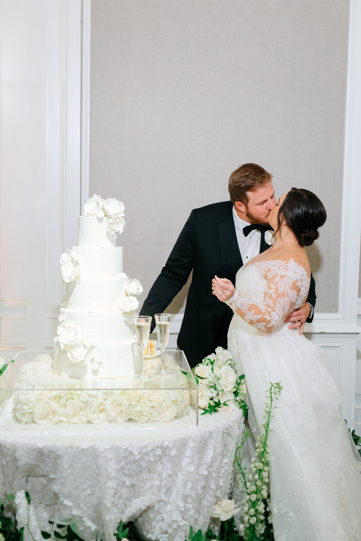Angelica Marie Photography_Joanne and Eric Wood_October 2022_Hotel Crescent Court Wedding_Dallas Wedding Photographer_1245