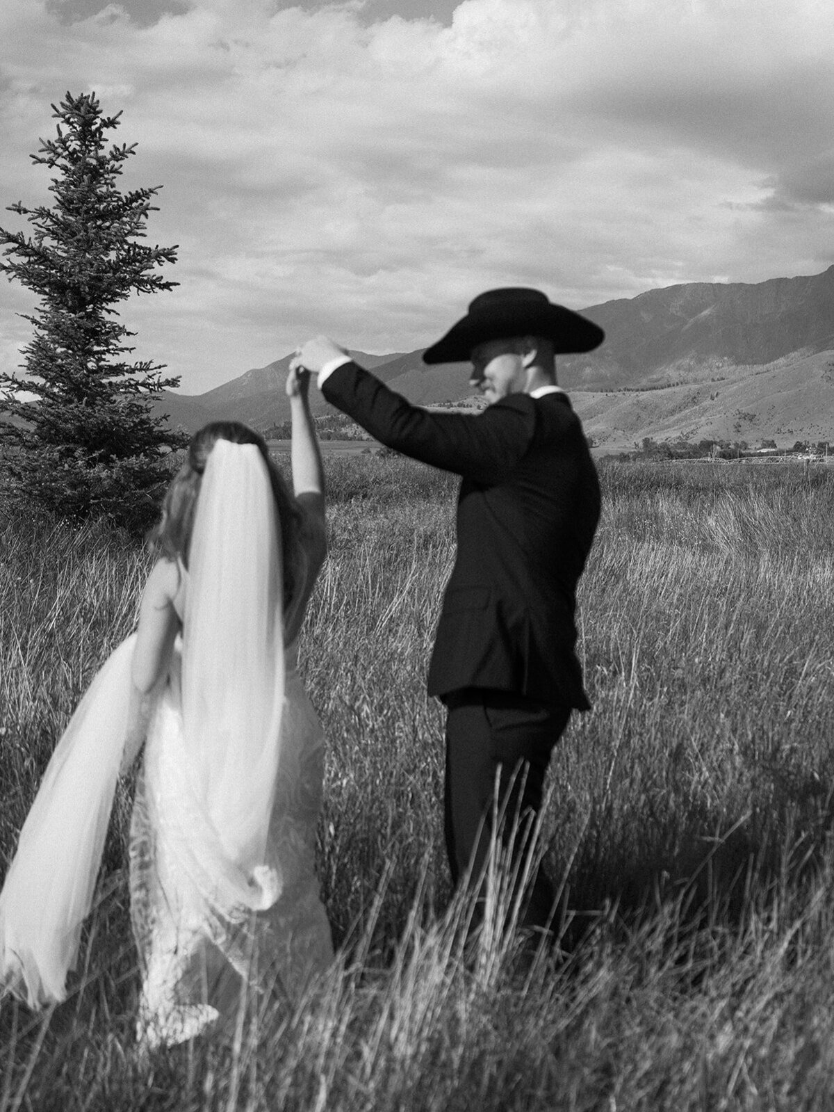 Sam & Molly_The Copper Rose Ranch Montana-497