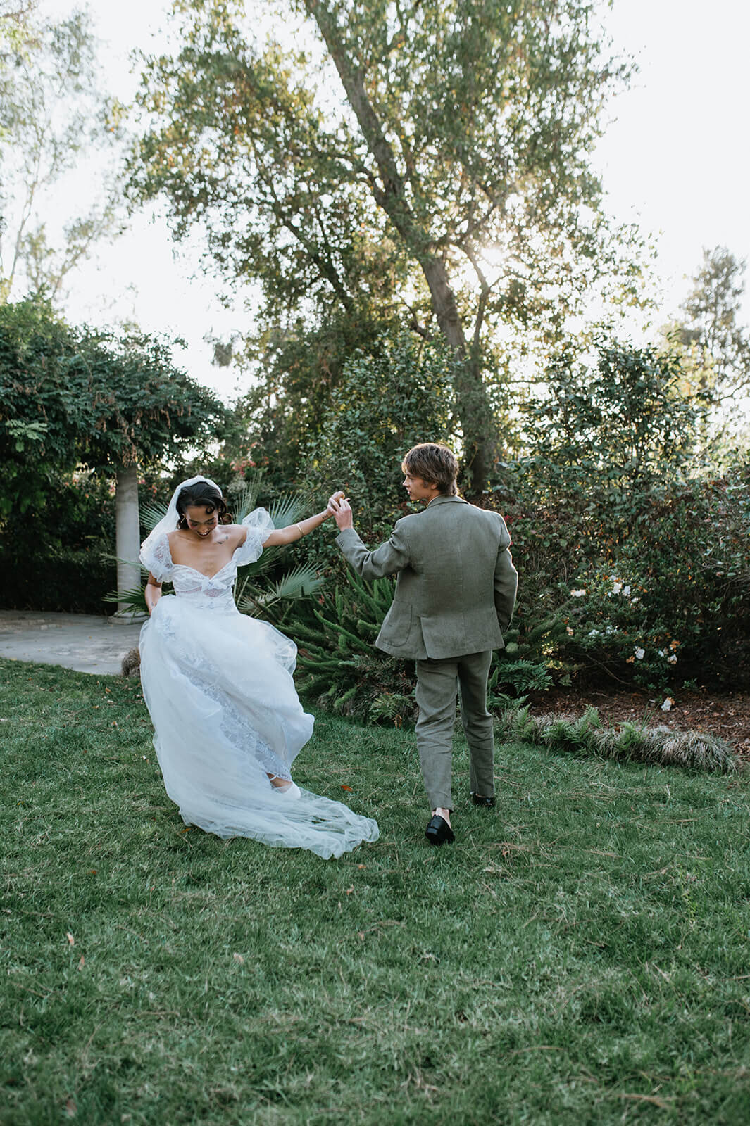 Bride-groom-dancing