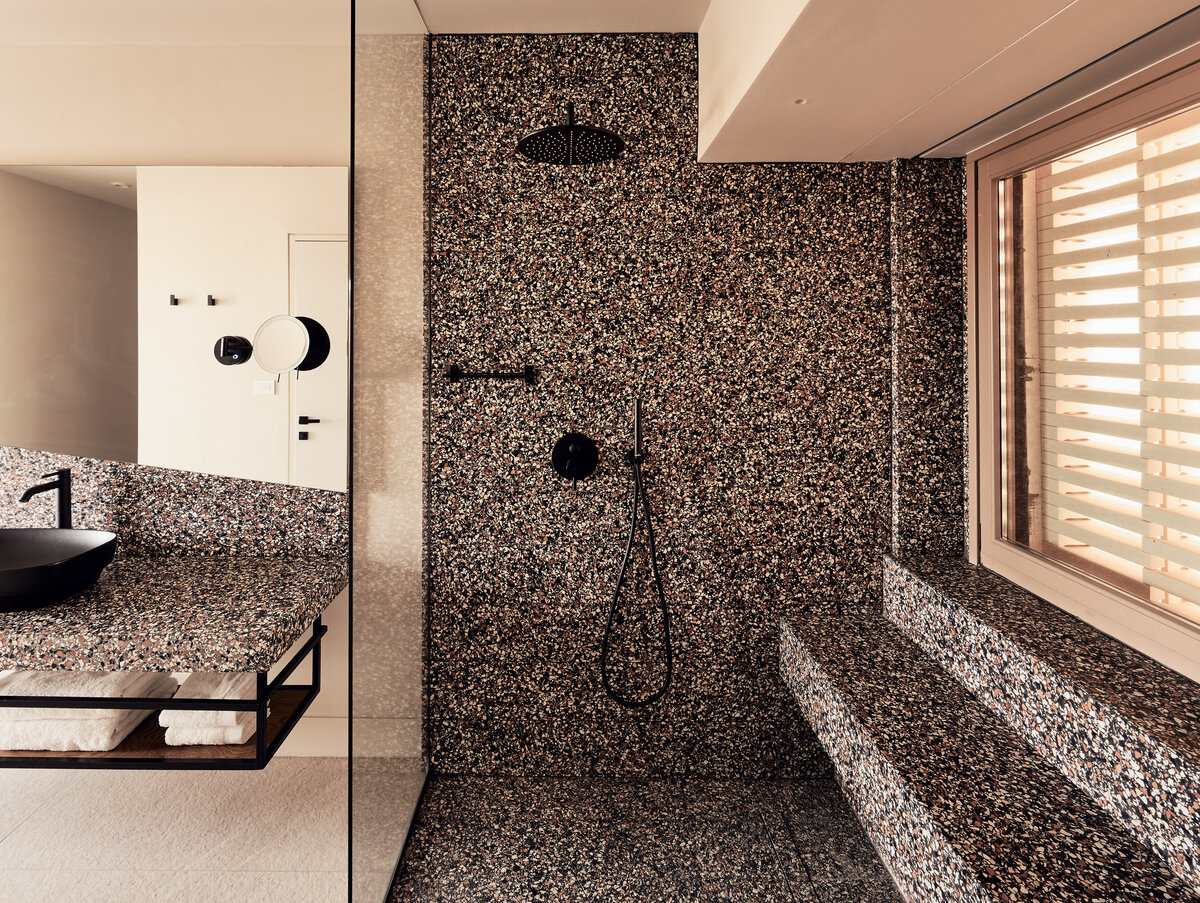 Waterstone - NOŪS Santorini - Santorini - Luxury Boutique Hotel - NOŪS Santorini-Superior Garden Bathroom