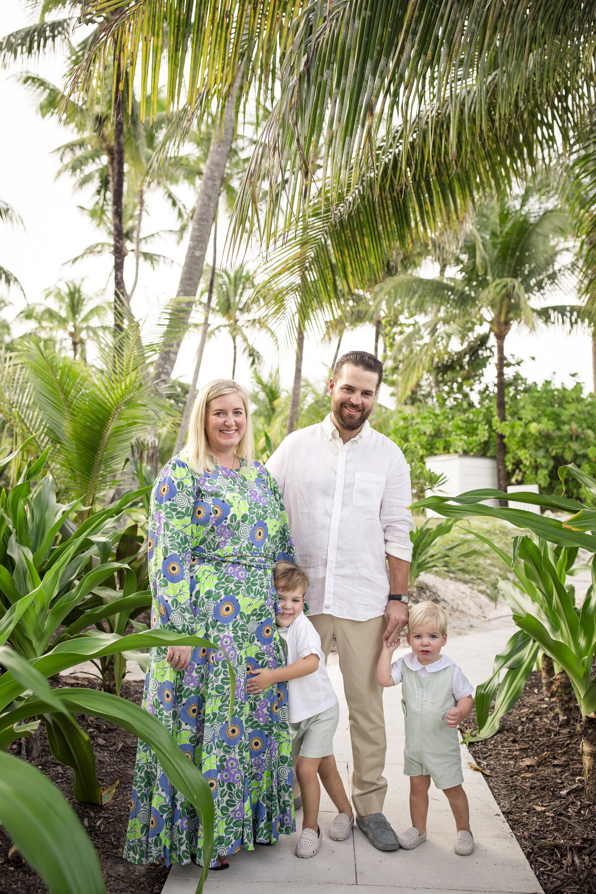 EboniRobyn-Family-Caroline-BeachShack-LyfordCay-Nassau-NewProvidence-TheBahamas-Final-10