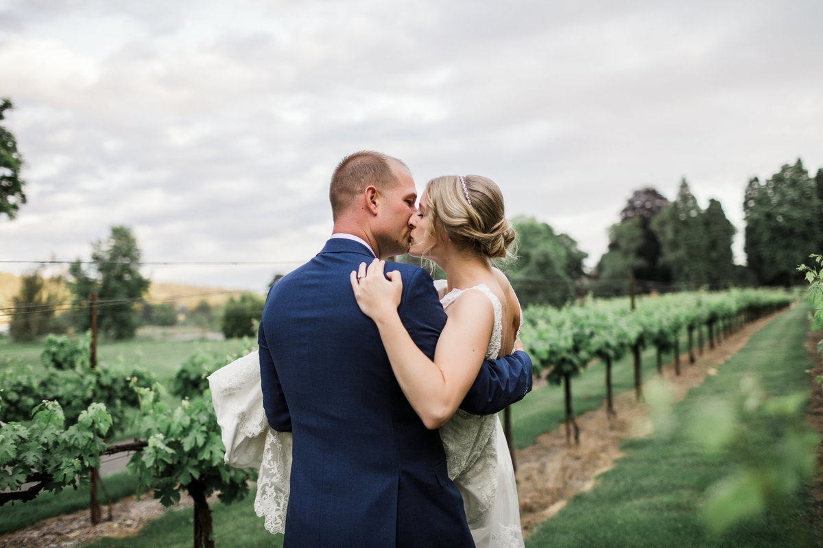 Woodinville-Wedding-Photographer-Willows-Lodge-90