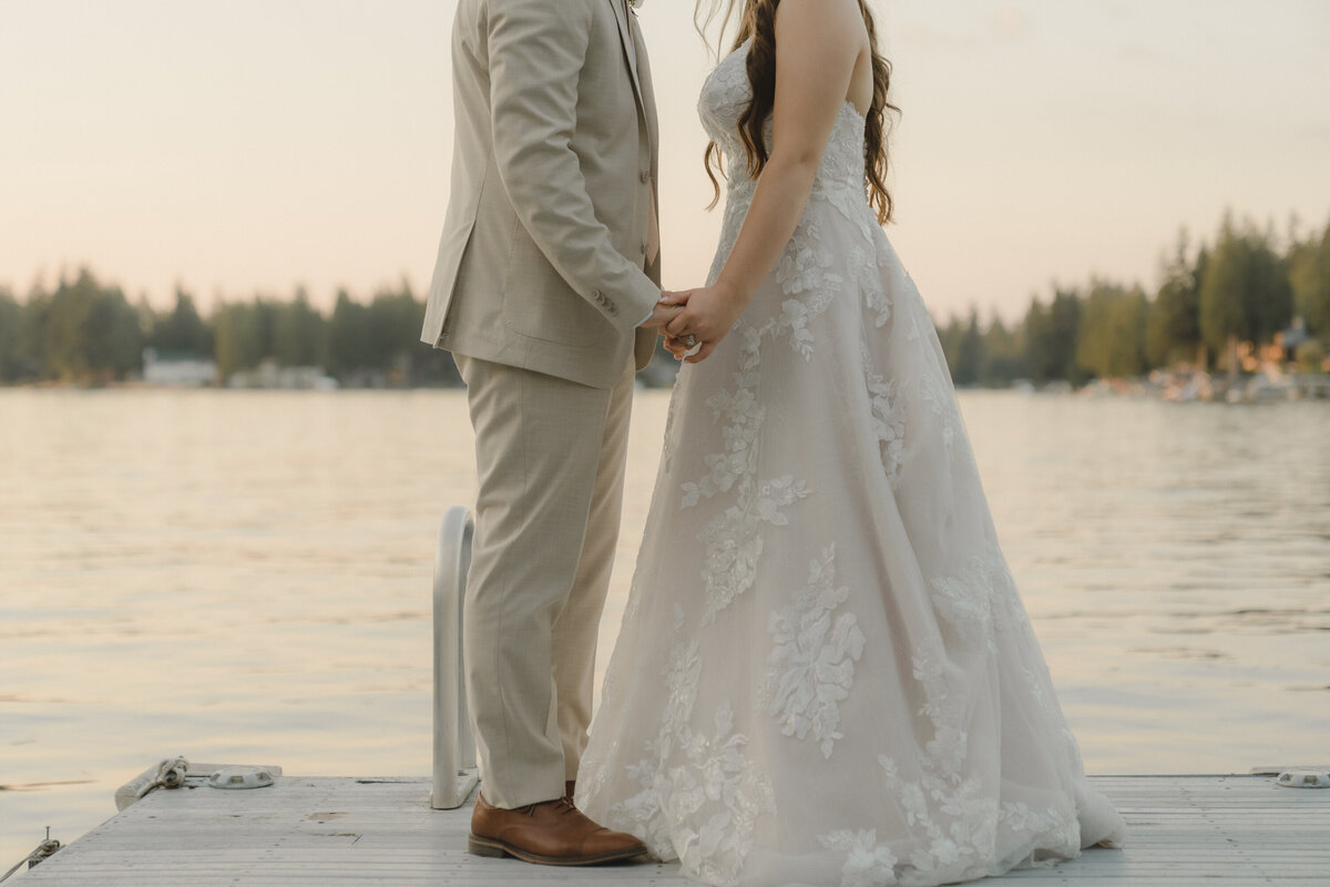 Stephanie-Chase-Wedding-at-the-Lake-Tapps-Bonney-Lake-Seattle-Amy-Law-Photography-134