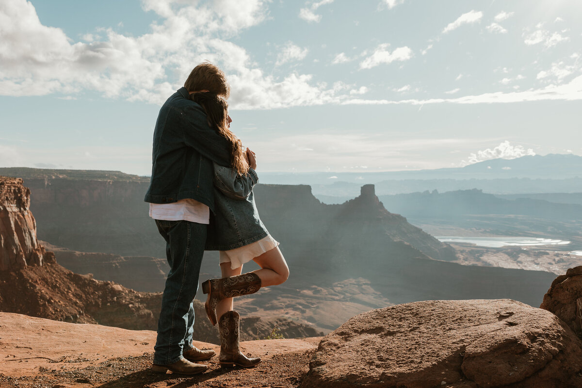 Dead-Horse-Point-State-Park-Engagement-Moab-Utah-03