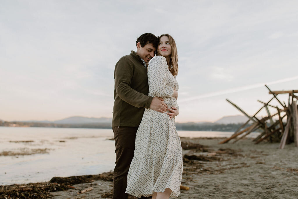 TayMariePhotoKatie+SteveMaternity-RathtrevorBeachParksville-70