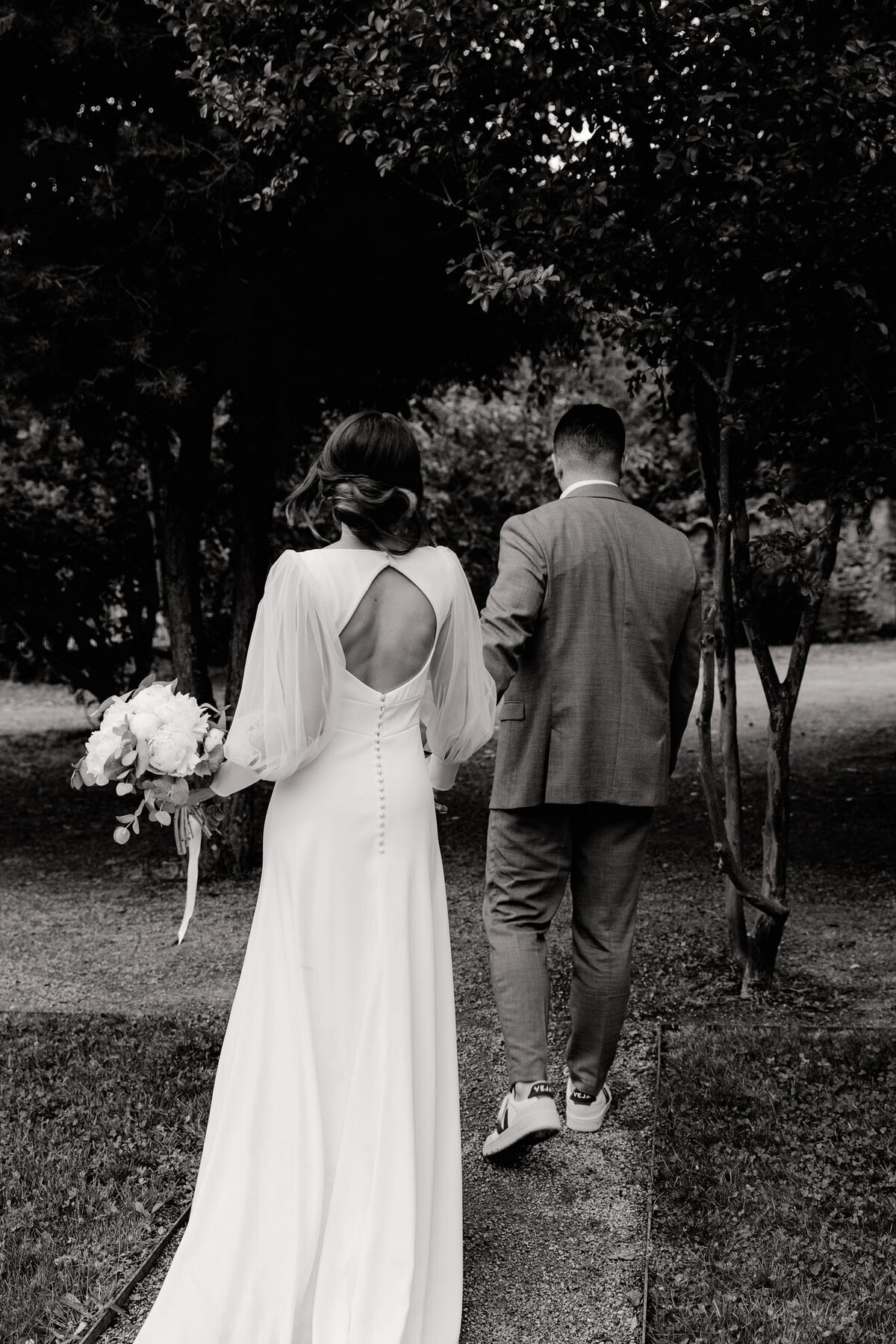 Fanny-et-Jeffrey-mariage-couple-exterieur5