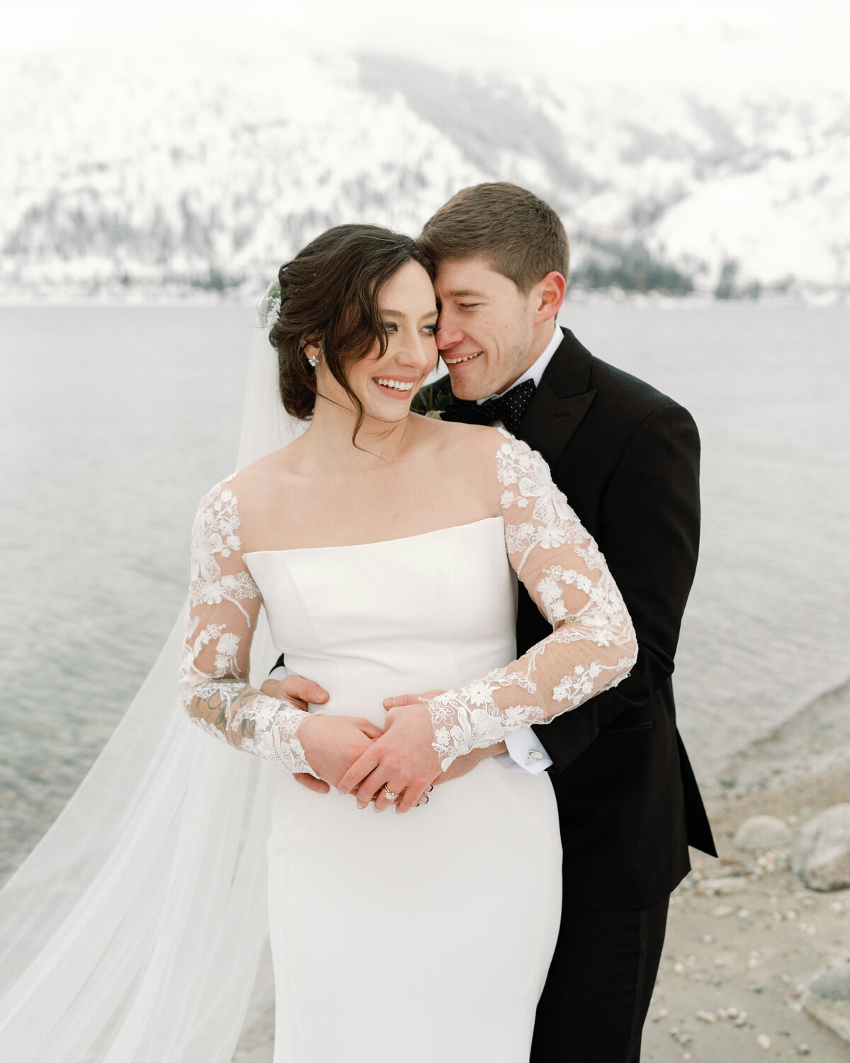 winter_lake_chelan_wedding_04