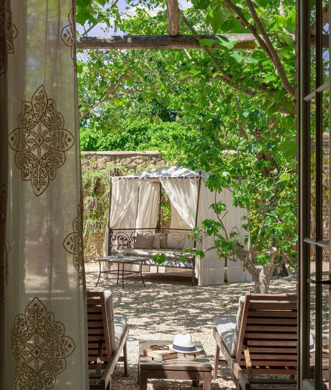 A Mediterranean day bed at Borgo Santo Pietro