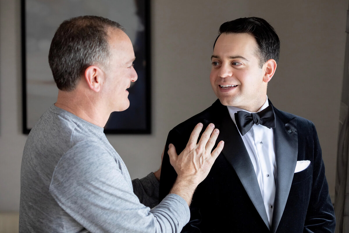 324_gettingready_Bob&DawnDavisPhotography