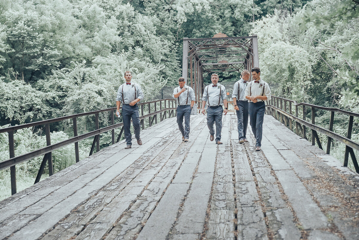 wedding bridal party | Iowa wedding photographer | Iowa Photographer | Playlife | Cedar Rapids | Iowa City | Kalona | Alaynna Ann Schwartz-4
