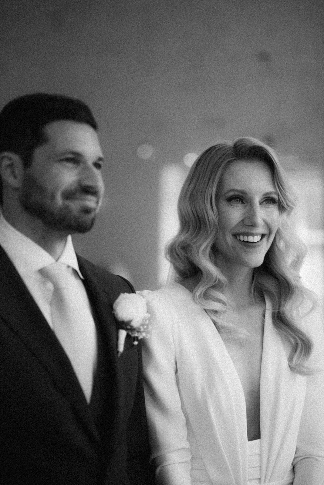 Documentary wedding photo of the wedding ceremony by the wedding photographer Hannika GabrielssonDocumentary wedding photography images by the wedding photographer Hannika Gabrielsson