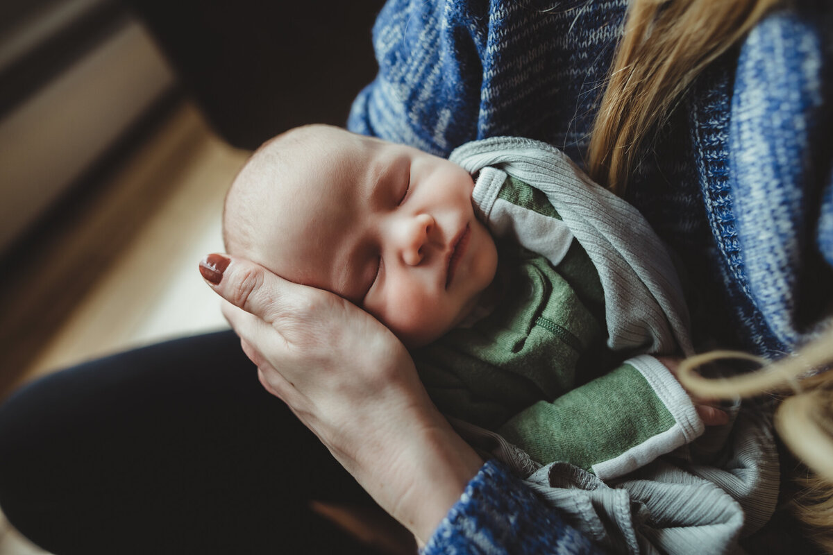 Lindsay-wilson-photography-in-home-newborn-30