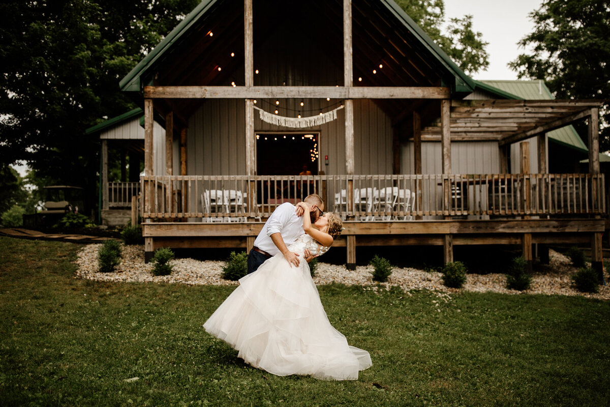 meg-thompson-photography-whitetail-tree-farm-wedding-michelle-kyle-628