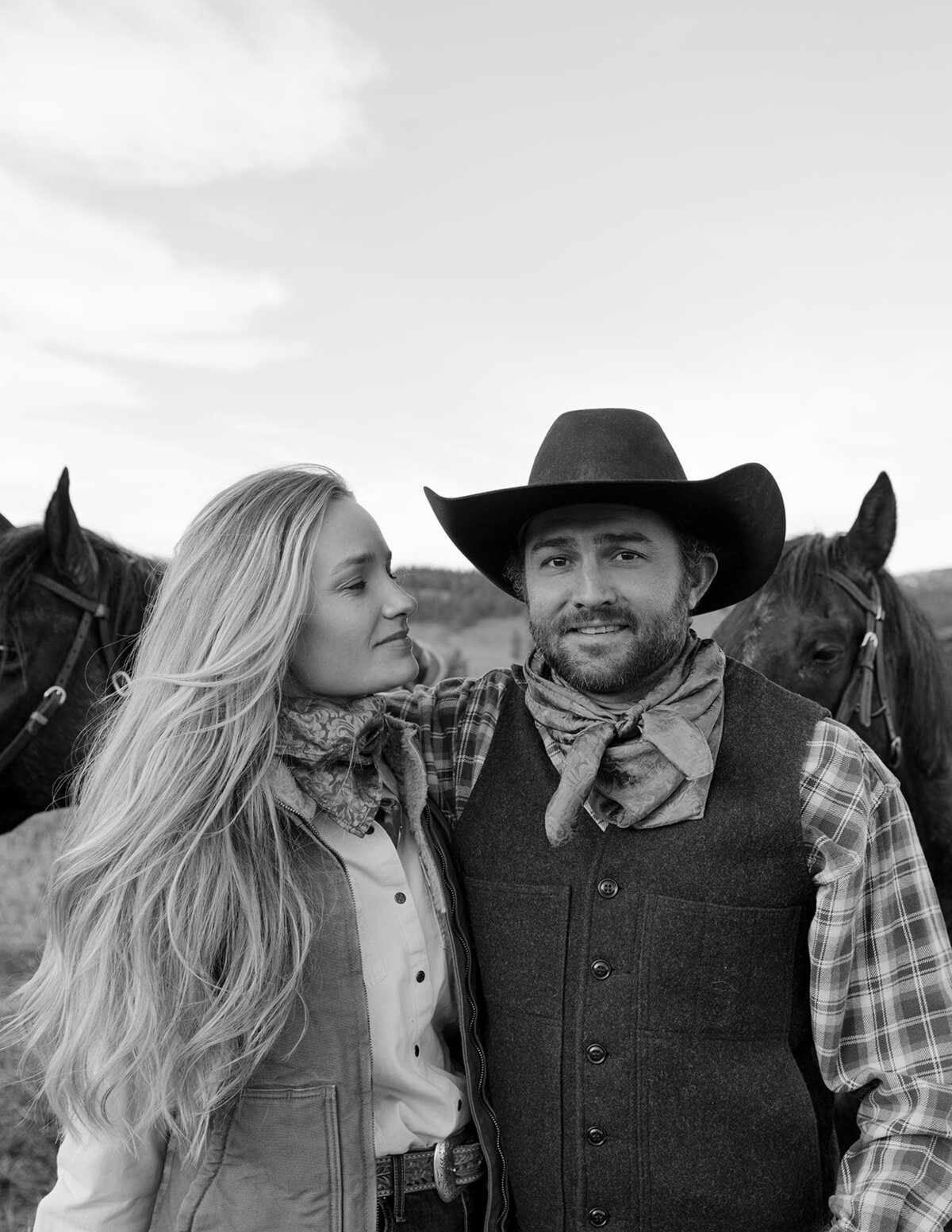 presley-gray-photo-montana-western-ranch-couples-photoshoot-2139