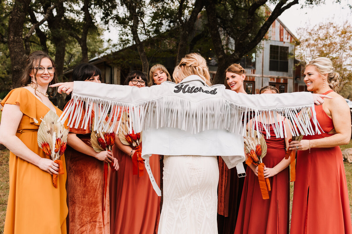 Celebrate in chic style at Vista West Ranch. An untraditional boho chic party wedding in Dripping Springs, Texas, where the celebration is as unique as your love story.