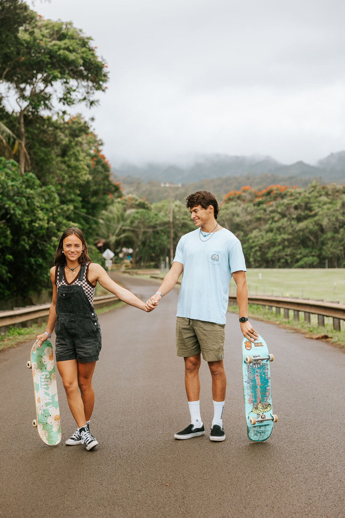 North_Shore_of_Oahu_Engagement_Photos_Skateboards_Laie_Kahuku_Haleiwa-37