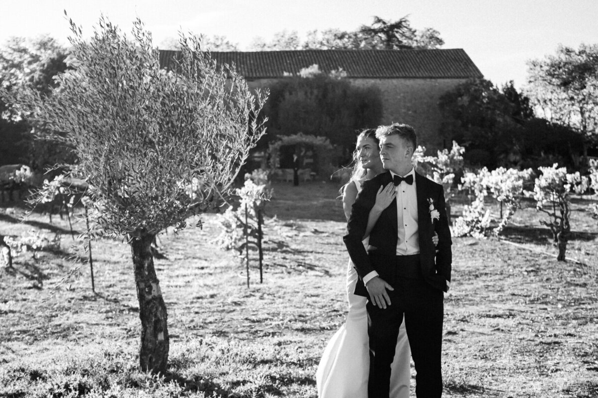 destination-wedding-couple-portrait-french-chateau17
