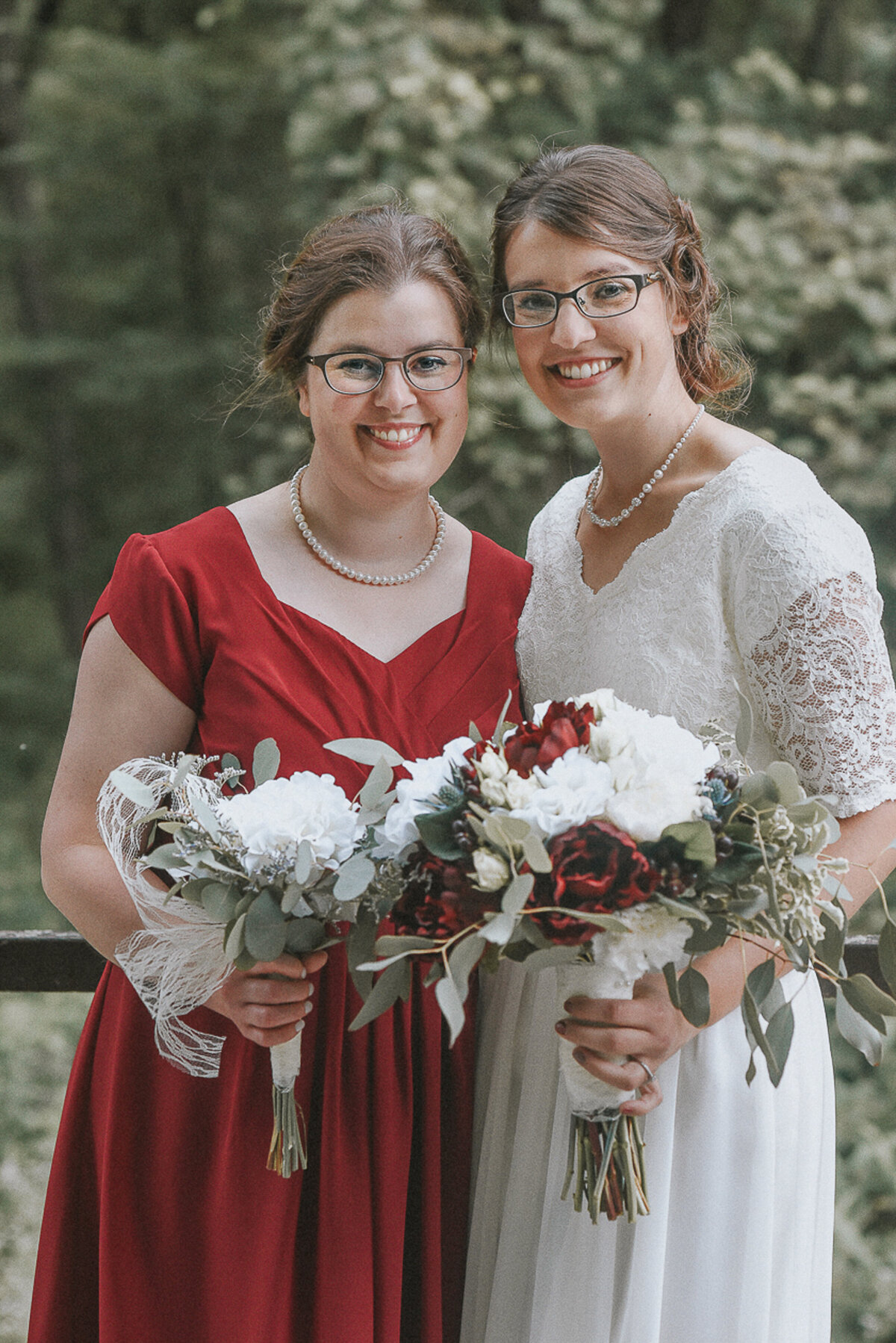 wedding bridal party | Iowa wedding photographer | Iowa Photographer | Playlife | Cedar Rapids | Iowa City | Kalona | Alaynna Ann Schwartz-34