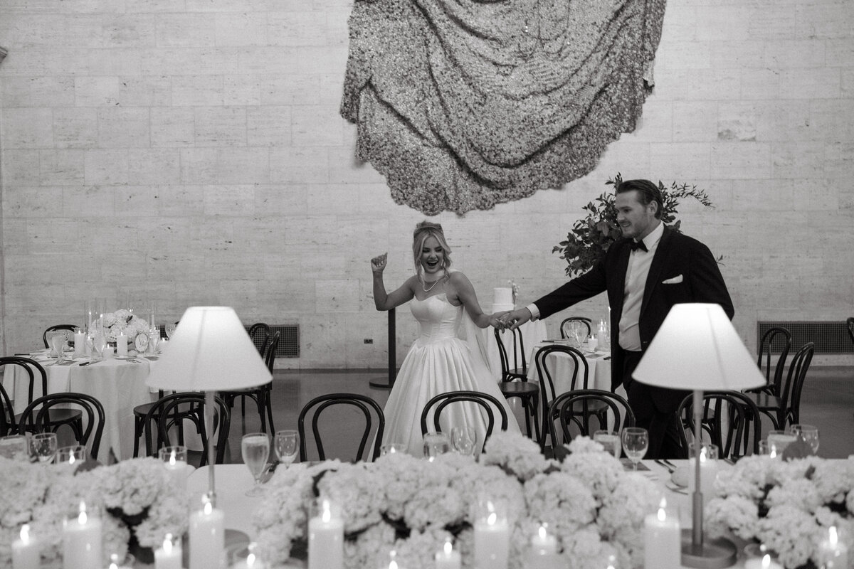 AveryPhillipsPhoto-Morgan+Dominic-DetroitInstituteofArtsWedding-268