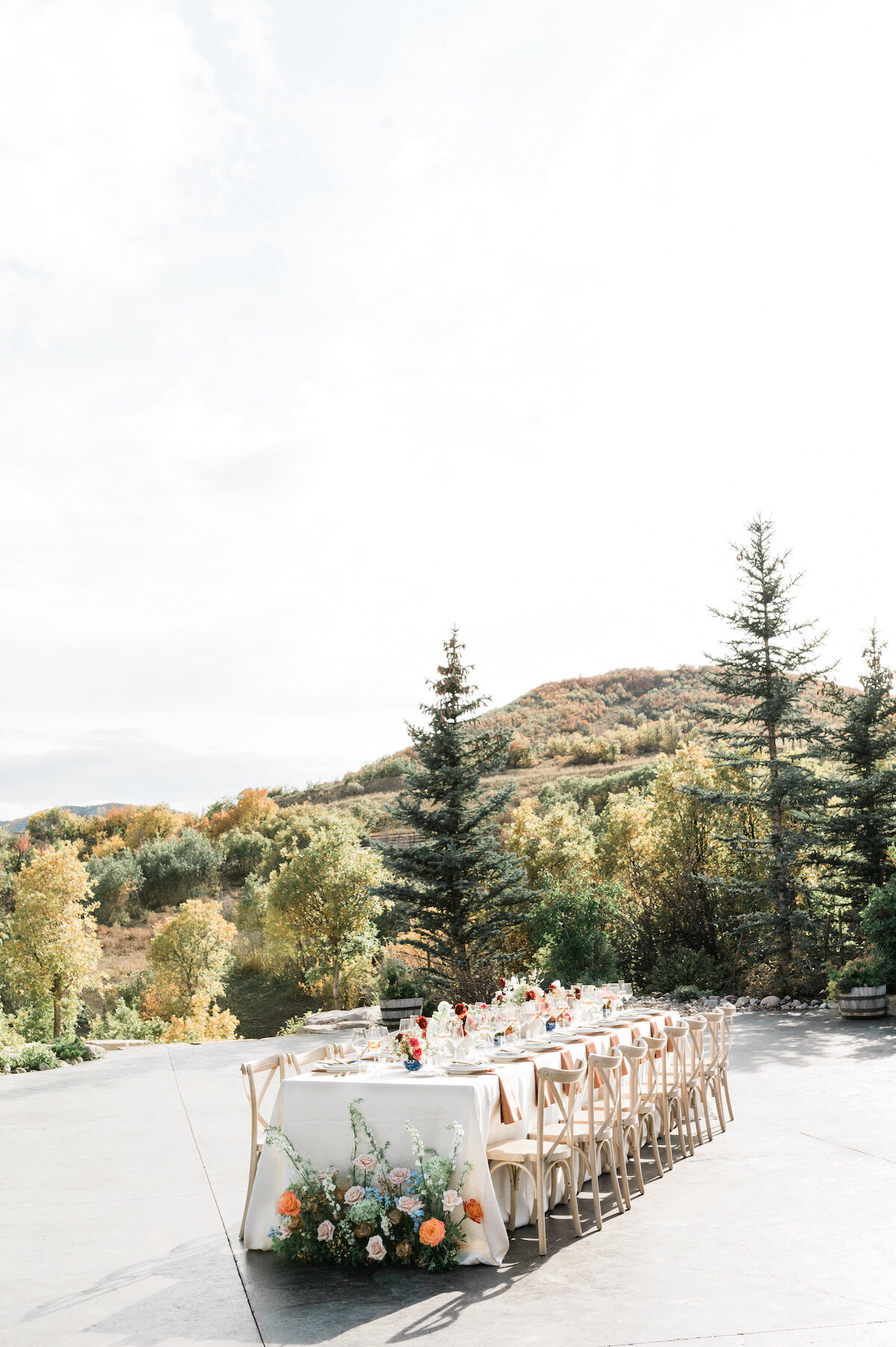 Art meets love in our luxury elopement photography. With a fine art aesthetic, we craft visual stories that evoke emotions and celebrate the cherished details of your intimate celebration.