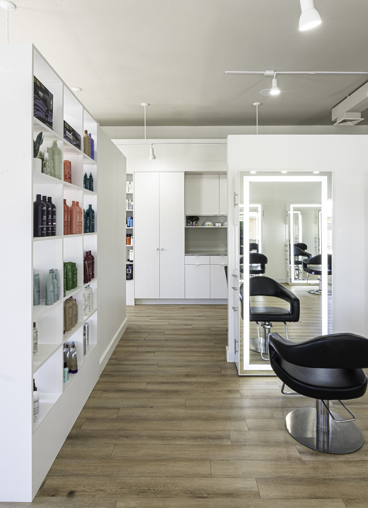 hair-salon-modern-interior-design